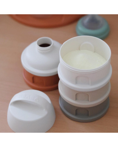 BEABA 4 SKYRIŲ PIENO MILTELIŲ DOZATORIUS IR UŽKANDŽIŲ DĖŽUTĖ, TERRACOTTA